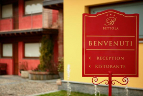 Отель Hotel Ristorante La Bettola  Урньано